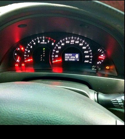 Сірий Тойота Камрі, об'ємом двигуна 2.4 л та пробігом 157 тис. км за 12500 $, фото 1 на Automoto.ua