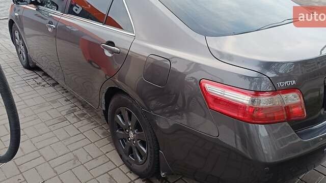 Сірий Тойота Камрі, об'ємом двигуна 2.4 л та пробігом 297 тис. км за 9150 $, фото 11 на Automoto.ua