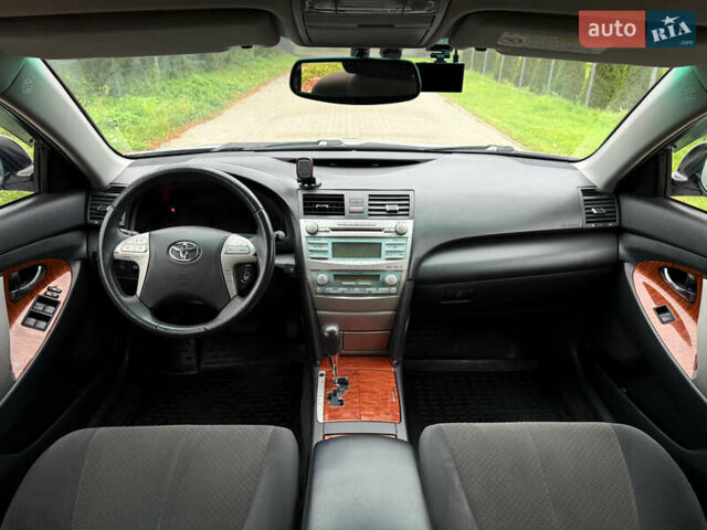 Сірий Тойота Камрі, об'ємом двигуна 2.36 л та пробігом 327 тис. км за 9699 $, фото 18 на Automoto.ua