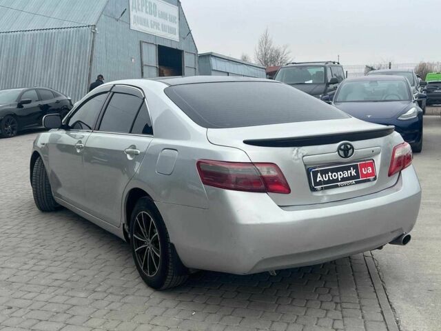 Серый Тойота Камри, объемом двигателя 2.4 л и пробегом 320 тыс. км за 5990 $, фото 6 на Automoto.ua