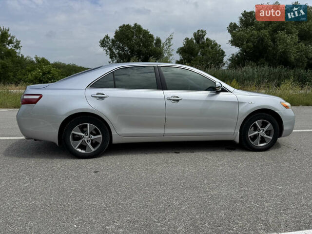 Серый Тойота Камри, объемом двигателя 2.36 л и пробегом 308 тыс. км за 7500 $, фото 10 на Automoto.ua