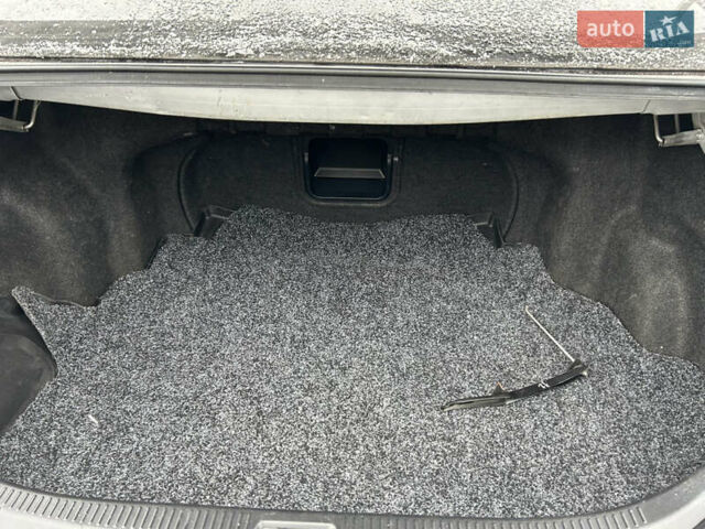 Серый Тойота Камри, объемом двигателя 3.46 л и пробегом 279 тыс. км за 7799 $, фото 14 на Automoto.ua