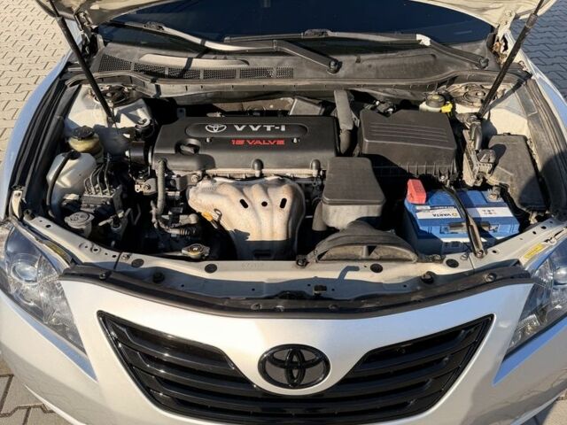 Серый Тойота Камри, объемом двигателя 2.4 л и пробегом 400 тыс. км за 9999 $, фото 7 на Automoto.ua