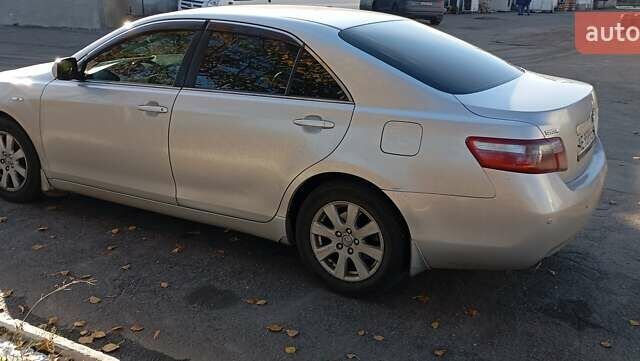 Серый Тойота Камри, объемом двигателя 3.46 л и пробегом 429 тыс. км за 7000 $, фото 3 на Automoto.ua