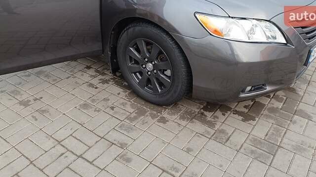 Сірий Тойота Камрі, об'ємом двигуна 2.4 л та пробігом 297 тис. км за 9150 $, фото 5 на Automoto.ua