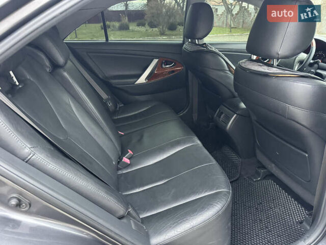 Сірий Тойота Камрі, об'ємом двигуна 3.46 л та пробігом 400 тис. км за 8800 $, фото 18 на Automoto.ua