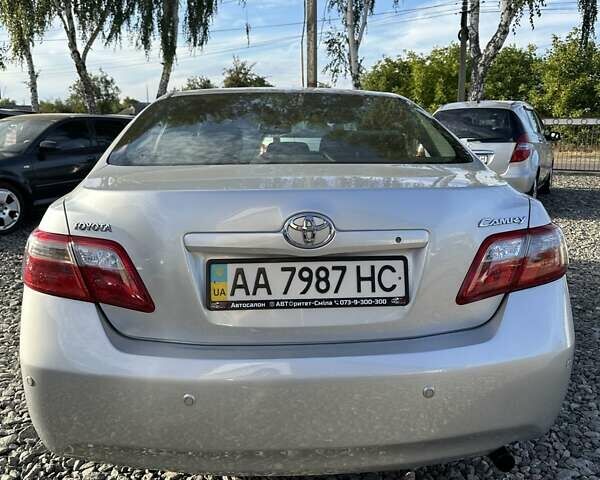 Сірий Тойота Камрі, об'ємом двигуна 2.4 л та пробігом 241 тис. км за 7700 $, фото 10 на Automoto.ua