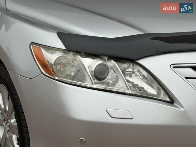 Серый Тойота Камри, объемом двигателя 3.5 л и пробегом 223 тыс. км за 8300 $, фото 5 на Automoto.ua