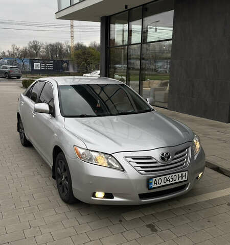 Серый Тойота Камри, объемом двигателя 2.36 л и пробегом 251 тыс. км за 7200 $, фото 3 на Automoto.ua