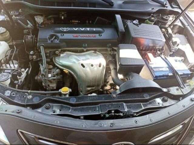 Серый Тойота Камри, объемом двигателя 2.4 л и пробегом 213 тыс. км за 9500 $, фото 4 на Automoto.ua