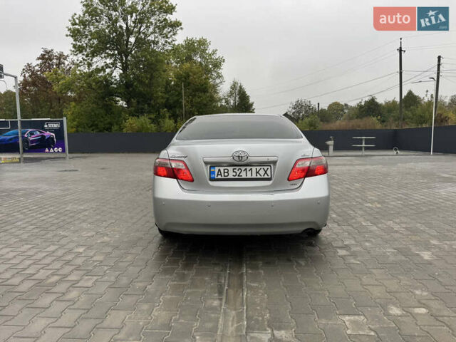 Сірий Тойота Камрі, об'ємом двигуна 2.4 л та пробігом 235 тис. км за 8300 $, фото 3 на Automoto.ua