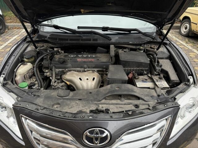 Сірий Тойота Камрі, об'ємом двигуна 2.4 л та пробігом 326 тис. км за 7500 $, фото 14 на Automoto.ua