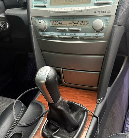 Серый Тойота Камри, объемом двигателя 2.36 л и пробегом 251 тыс. км за 7200 $, фото 16 на Automoto.ua