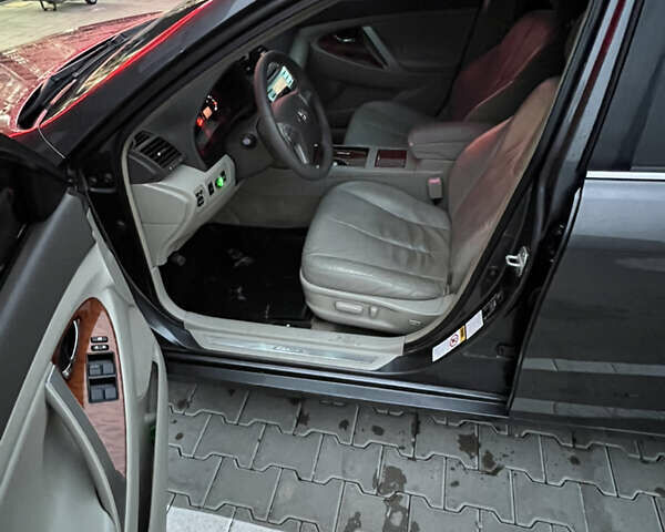 Сірий Тойота Камрі, об'ємом двигуна 3.5 л та пробігом 250 тис. км за 10500 $, фото 10 на Automoto.ua