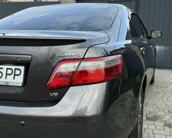 Серый Тойота Камри, объемом двигателя 3.46 л и пробегом 340 тыс. км за 9500 $, фото 4 на Automoto.ua