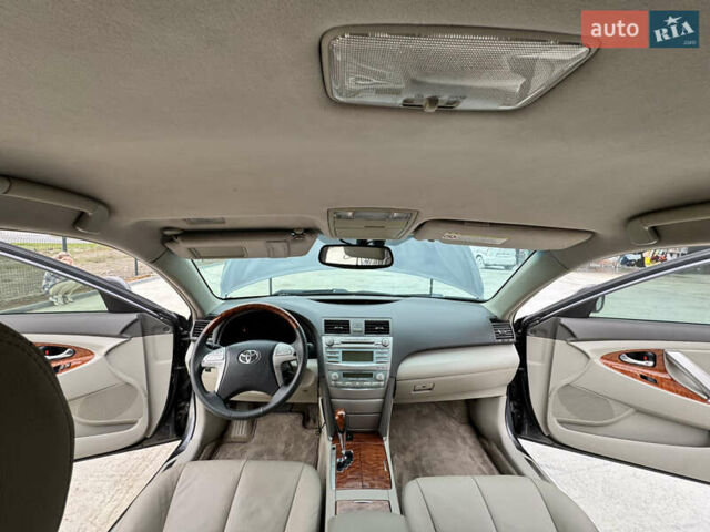 Серый Тойота Камри, объемом двигателя 3.5 л и пробегом 230 тыс. км за 10200 $, фото 11 на Automoto.ua