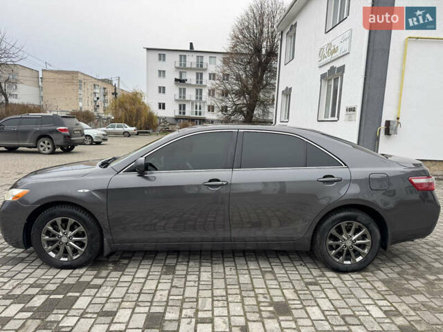 Сірий Тойота Камрі, об'ємом двигуна 3.46 л та пробігом 400 тис. км за 8800 $, фото 4 на Automoto.ua