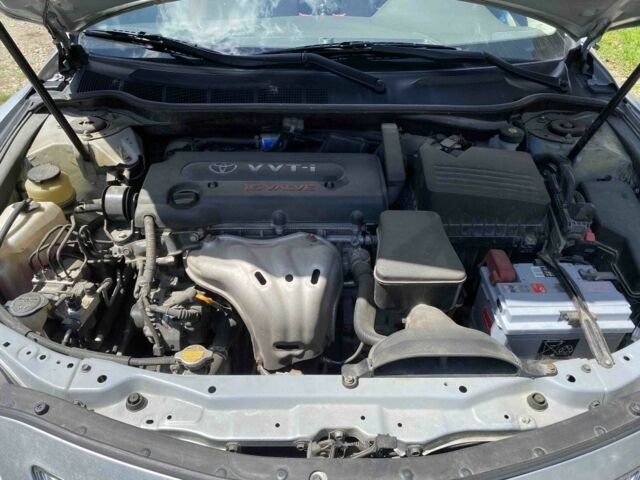 Серый Тойота Камри, объемом двигателя 2.4 л и пробегом 200 тыс. км за 5200 $, фото 5 на Automoto.ua