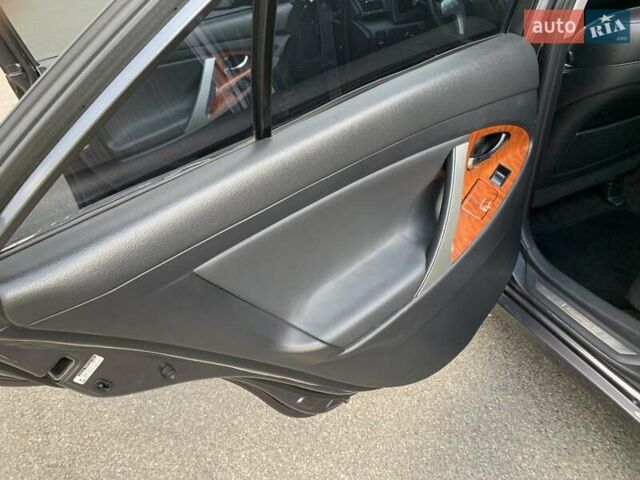 Серый Тойота Камри, объемом двигателя 3.5 л и пробегом 264 тыс. км за 8700 $, фото 27 на Automoto.ua