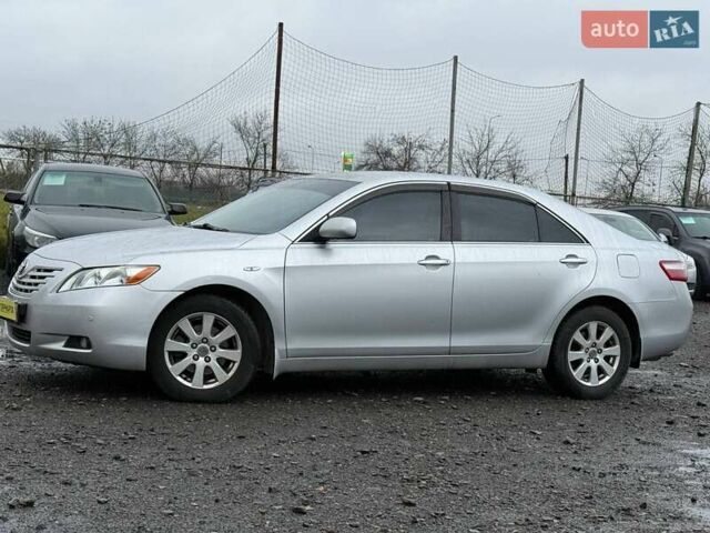 Серый Тойота Камри, объемом двигателя 3.5 л и пробегом 270 тыс. км за 8790 $, фото 2 на Automoto.ua