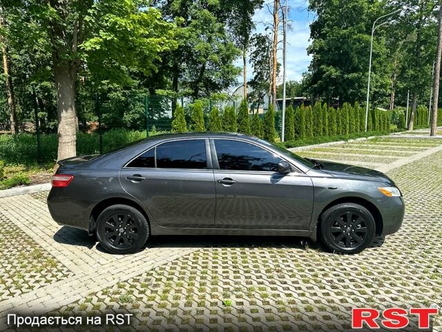 Сірий Тойота Камрі, об'ємом двигуна 2.4 л та пробігом 281 тис. км за 6300 $, фото 2 на Automoto.ua