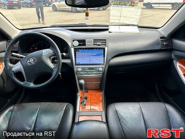 Серый Тойота Камри, объемом двигателя 2.4 л и пробегом 227 тыс. км за 9000 $, фото 6 на Automoto.ua