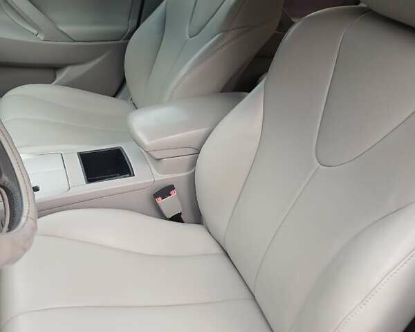 Серый Тойота Камри, объемом двигателя 2.4 л и пробегом 300 тыс. км за 8300 $, фото 14 на Automoto.ua