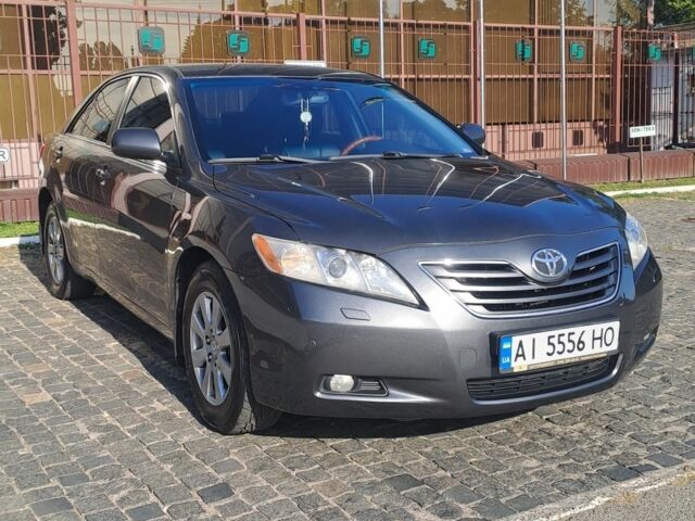 Сірий Тойота Камрі, об'ємом двигуна 3.5 л та пробігом 235 тис. км за 8200 $, фото 1 на Automoto.ua