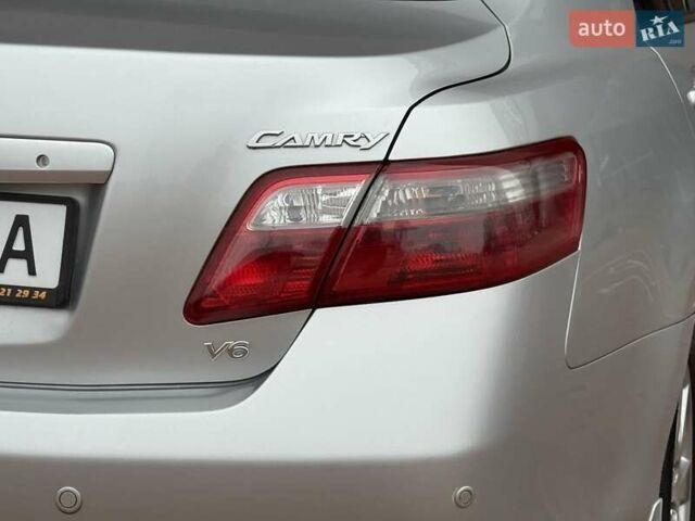Серый Тойота Камри, объемом двигателя 3.5 л и пробегом 223 тыс. км за 8300 $, фото 19 на Automoto.ua