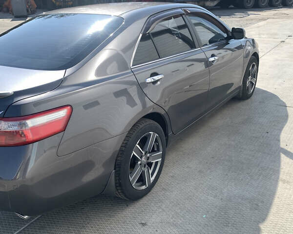 Сірий Тойота Камрі, об'ємом двигуна 3.46 л та пробігом 194 тис. км за 10000 $, фото 3 на Automoto.ua