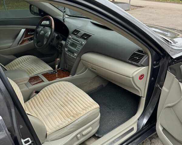 Сірий Тойота Камрі, об'ємом двигуна 3.5 л та пробігом 260 тис. км за 9400 $, фото 22 на Automoto.ua