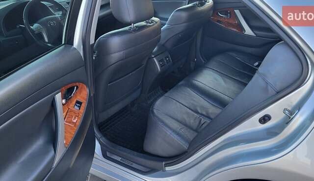 Серый Тойота Камри, объемом двигателя 2.36 л и пробегом 413 тыс. км за 8700 $, фото 2 на Automoto.ua