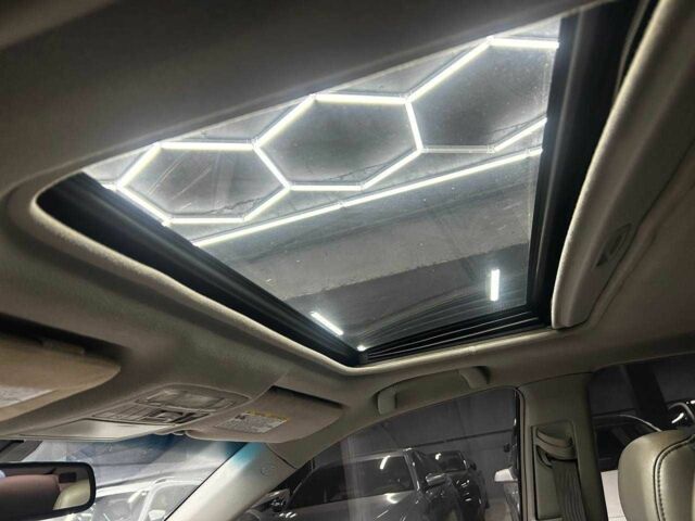 Сірий Тойота Камрі, об'ємом двигуна 3.5 л та пробігом 226 тис. км за 8500 $, фото 16 на Automoto.ua