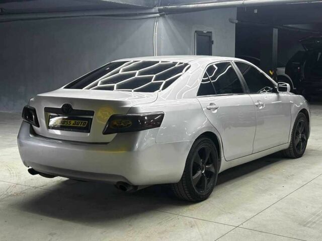 Сірий Тойота Камрі, об'ємом двигуна 3.5 л та пробігом 226 тис. км за 8500 $, фото 5 на Automoto.ua