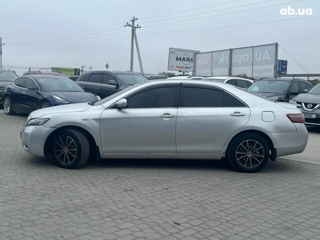 Серый Тойота Камри, объемом двигателя 2.4 л и пробегом 320 тыс. км за 5990 $, фото 3 на Automoto.ua