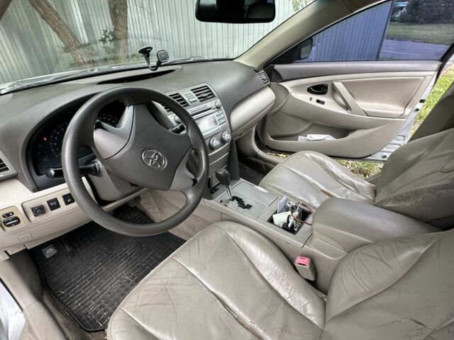 Сірий Тойота Камрі, об'ємом двигуна 2.4 л та пробігом 330 тис. км за 7607 $, фото 4 на Automoto.ua