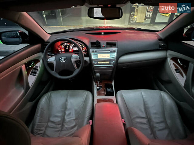 Сірий Тойота Камрі, об'ємом двигуна 3.5 л та пробігом 250 тис. км за 10500 $, фото 8 на Automoto.ua