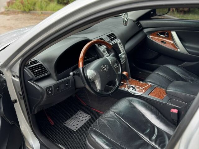 Сірий Тойота Камрі, об'ємом двигуна 3.5 л та пробігом 300 тис. км за 8500 $, фото 11 на Automoto.ua