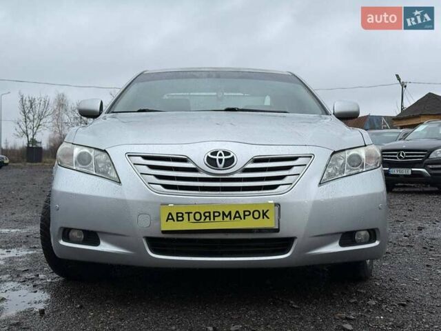 Серый Тойота Камри, объемом двигателя 3.5 л и пробегом 270 тыс. км за 8790 $, фото 12 на Automoto.ua