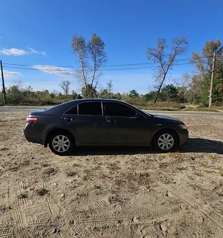 Серый Тойота Камри, объемом двигателя 2.4 л и пробегом 358 тыс. км за 10000 $, фото 3 на Automoto.ua