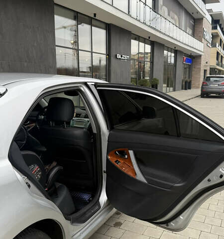 Серый Тойота Камри, объемом двигателя 2.36 л и пробегом 251 тыс. км за 7200 $, фото 23 на Automoto.ua