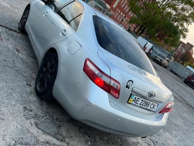 Тойота Камри 2008 в Днепре (Днепропетровске) на Automoto.ua Серый Тойота Камри, объемом двигателя 2.4 л и пробегом 330 тыс. км за 5999 $, фото 4 на Automoto.ua