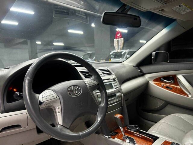 Сірий Тойота Камрі, об'ємом двигуна 3.5 л та пробігом 226 тис. км за 8500 $, фото 9 на Automoto.ua