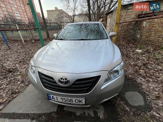 Серый Тойота Камри, объемом двигателя 2.4 л и пробегом 350 тыс. км за 8000 $, фото 9 на Automoto.ua
