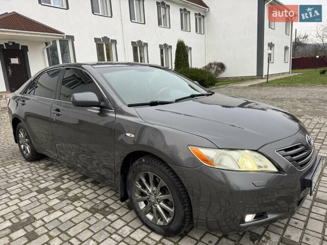 Сірий Тойота Камрі, об'ємом двигуна 3.46 л та пробігом 400 тис. км за 8800 $, фото 11 на Automoto.ua