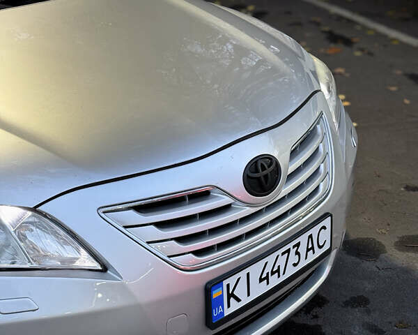 Тойота Камри 2008 в Броварах на Automoto.ua Серый Тойота Камри, объемом двигателя 3.5 л и пробегом 230 тыс. км за 9400 $, фото 2 на Automoto.ua