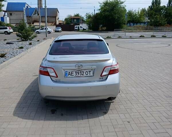 Серый Тойота Камри, объемом двигателя 2.4 л и пробегом 300 тыс. км за 8300 $, фото 4 на Automoto.ua