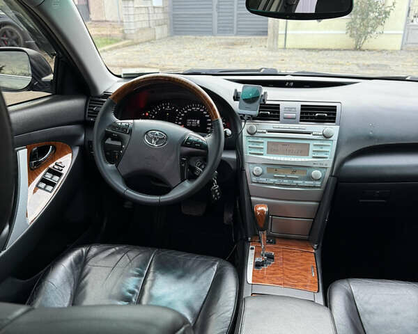 Серый Тойота Камри, объемом двигателя 3.46 л и пробегом 340 тыс. км за 9500 $, фото 16 на Automoto.ua