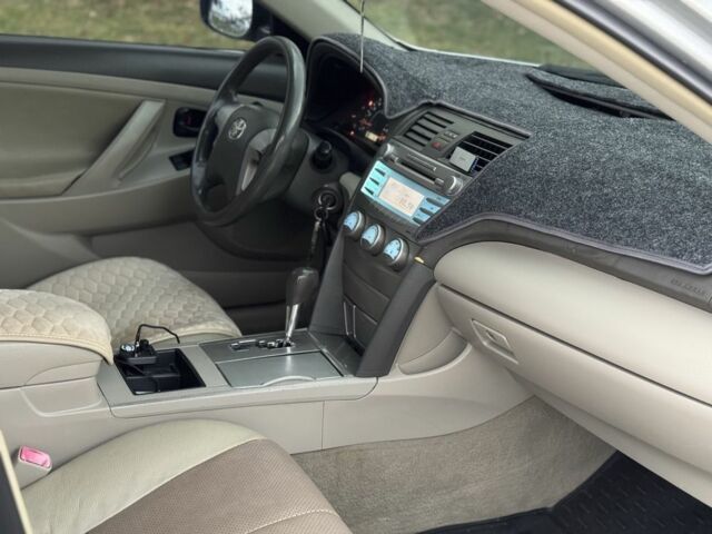 Серый Тойота Камри, объемом двигателя 2.4 л и пробегом 320 тыс. км за 5350 $, фото 13 на Automoto.ua