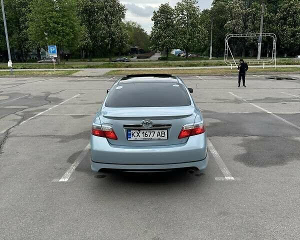 Серый Тойота Камри, объемом двигателя 2.36 л и пробегом 316 тыс. км за 8000 $, фото 6 на Automoto.ua